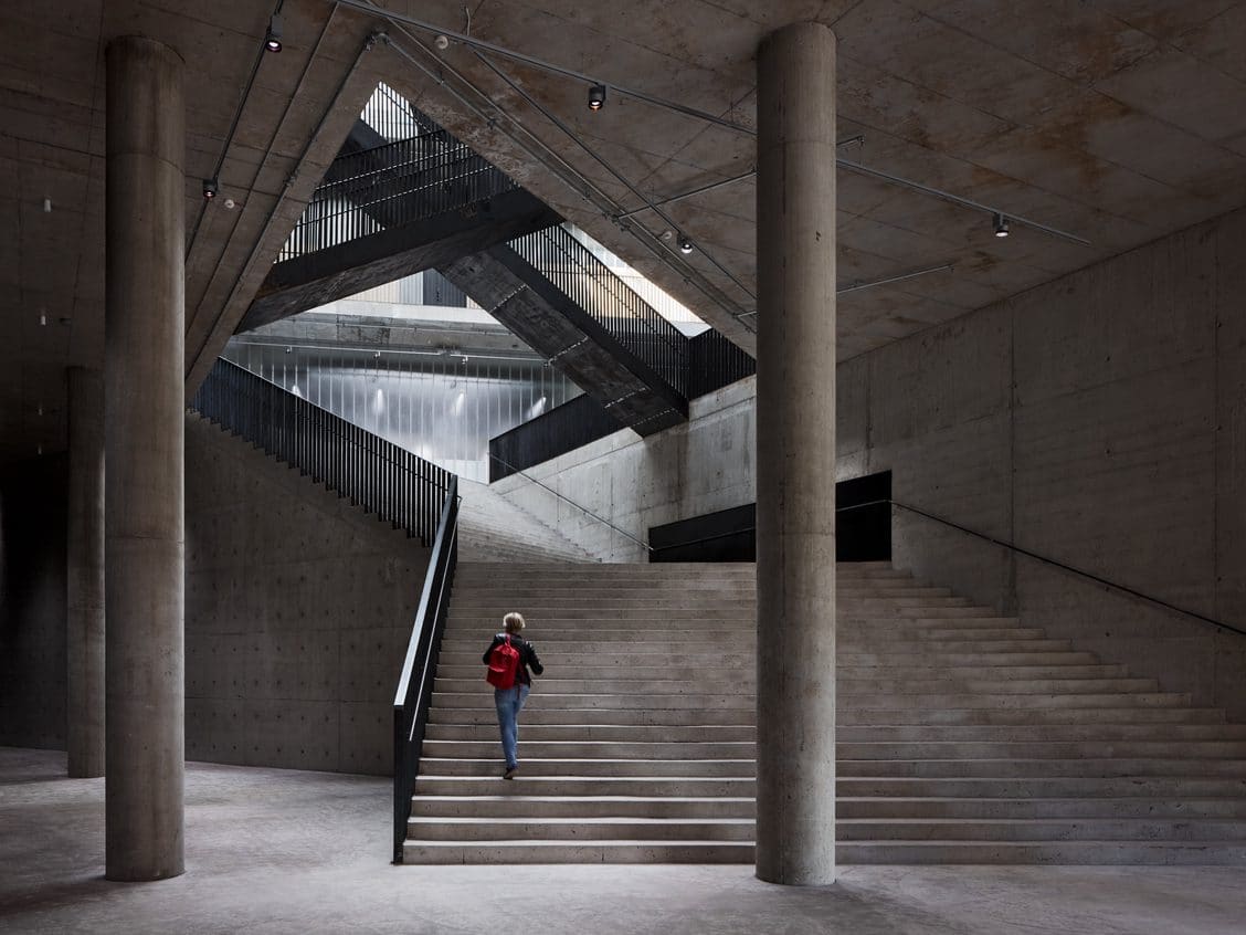 In Helsinki bauten die Architektinnen und Architekten von JKMM eine Erweiterung für die Kunstuniversität der finnischen Hauptstadt.
