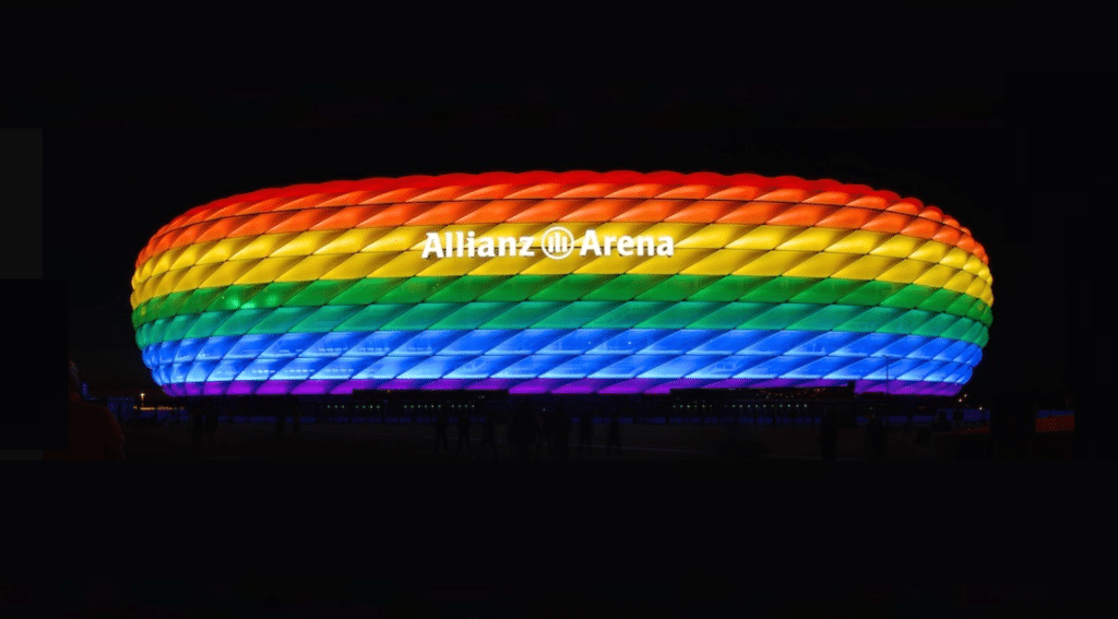 Allianz Arena Muenchen Regenbogen