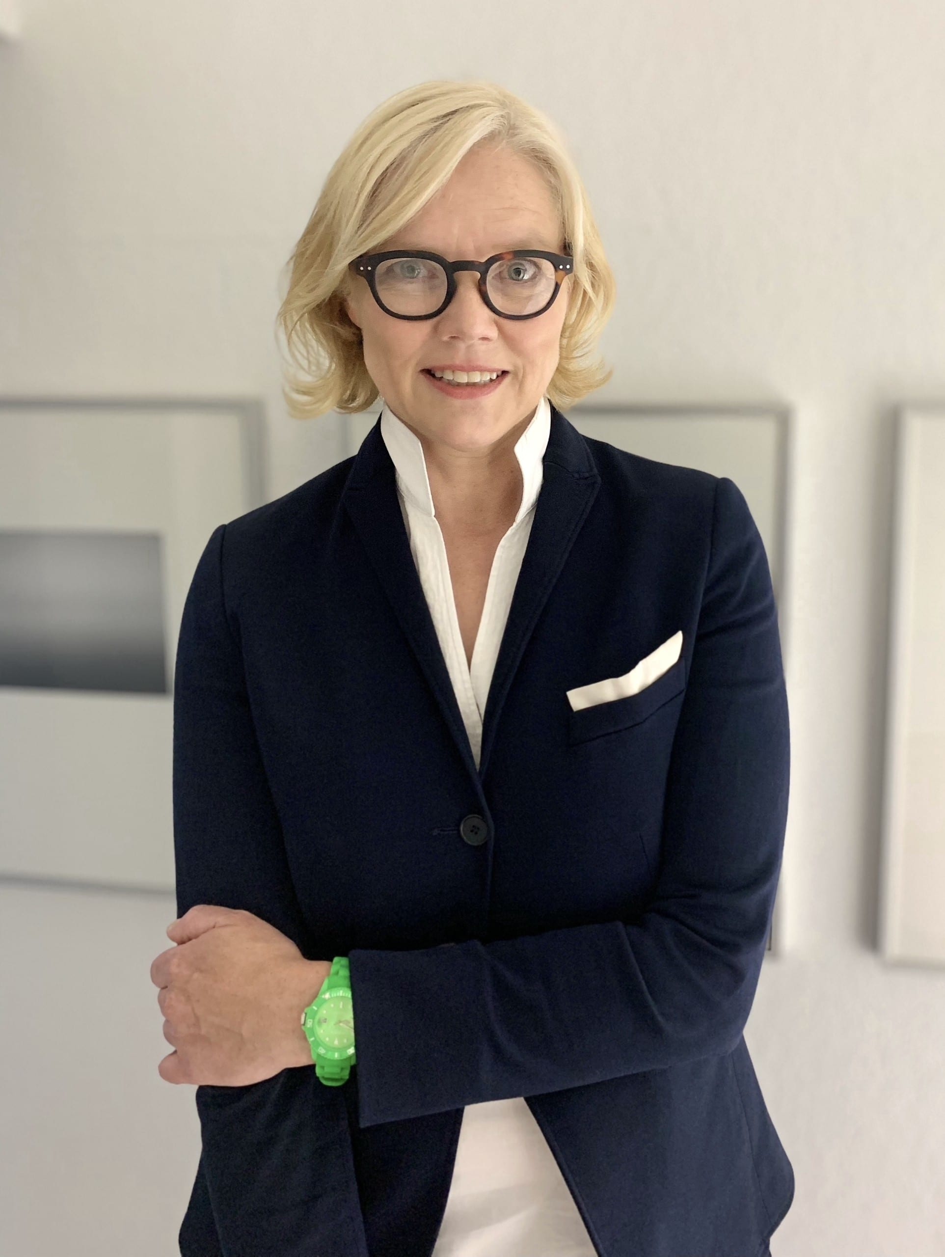Prof. Dr. Ulrike Gehring (Universität Trier) erhält den Deutschen Lichtkunstpreis 2022, Foto: © Friedemann Ulbrich