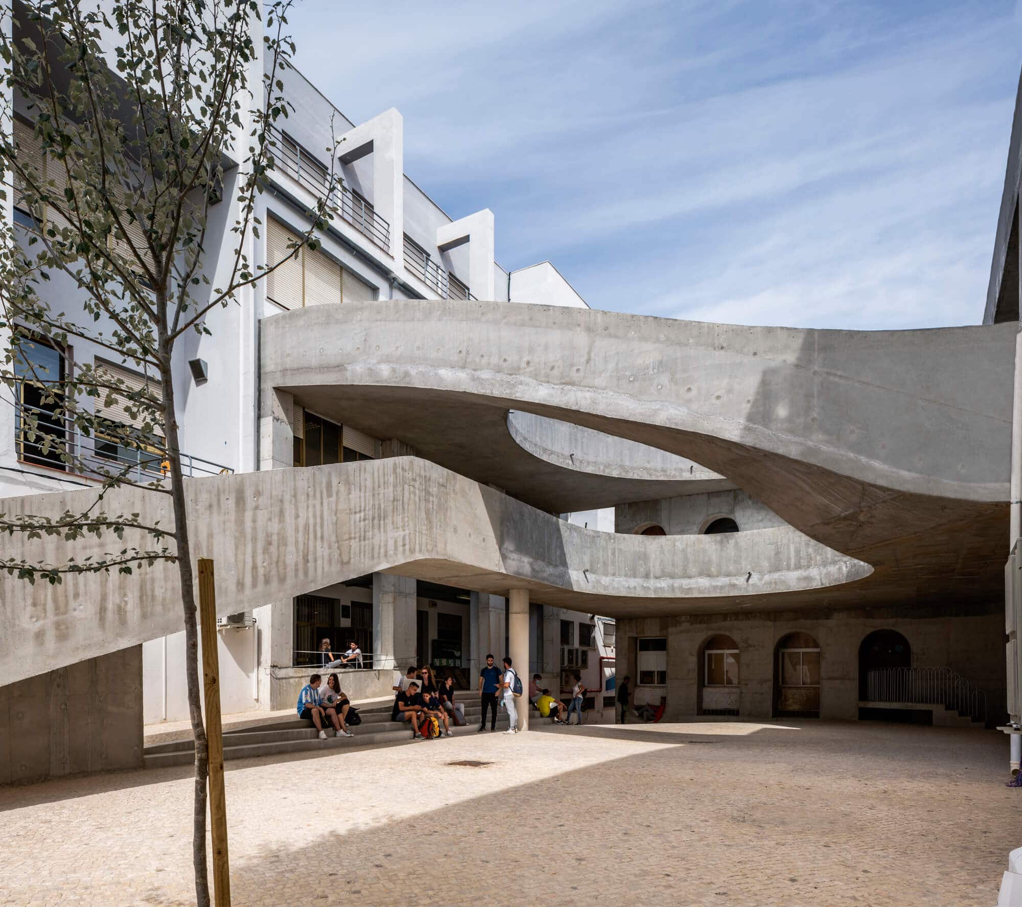 Hof mit Treppenanlage, Fakultät für bildende Künste der Universität Malaga, DJarquitectura, Foto: Jesus Granada
