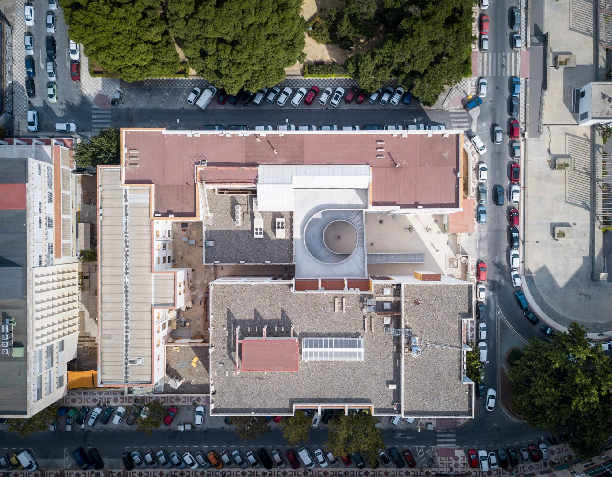 Luftbild, Fakultät für bildende Künste der Universität Malaga, DJarquitectura, Foto: Nicolás Díaz