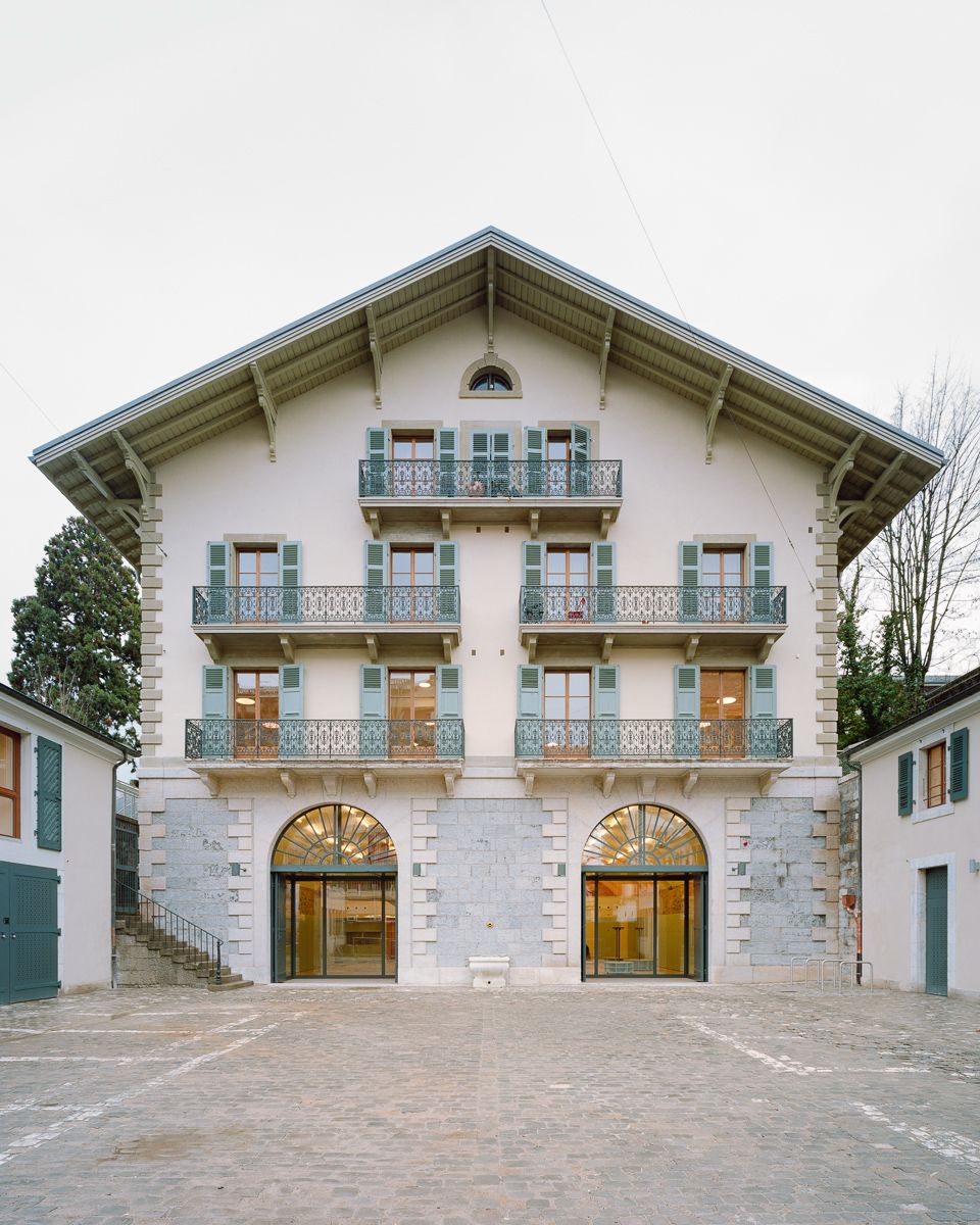 Das Architekturbüro Lacroix Chessex hat die Villa Ambrosetti in Genf zu einer Kindertagesstätte gewandelt. Foto: Olivier Di Giambattista