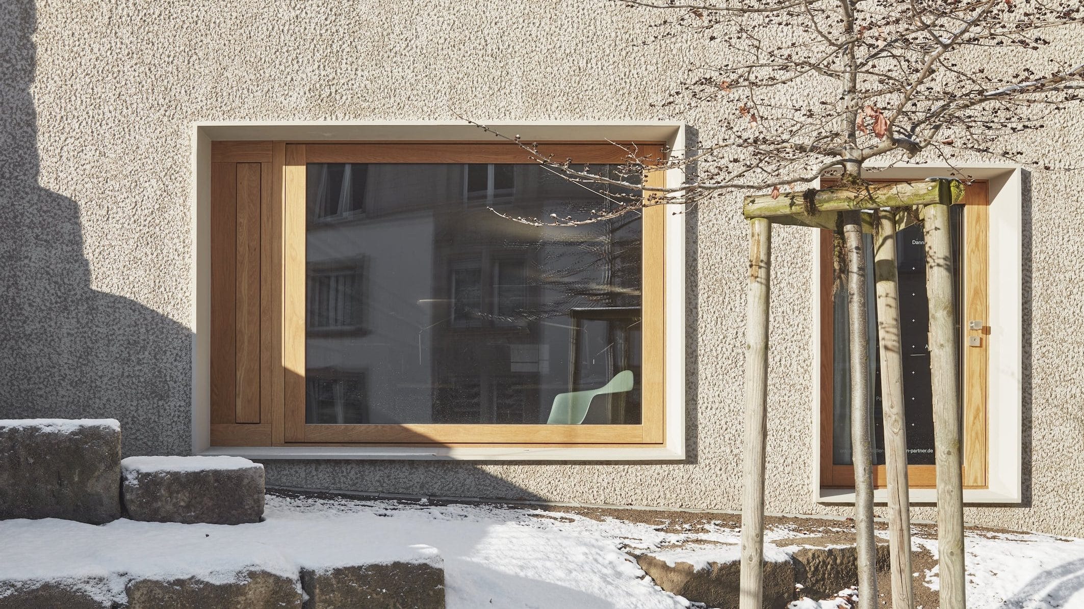 Außenansicht des Wohn-und Geschäftshauses von Dannien Roller Architekten + Partner in Tübingen. Foto: Dietmar Strauß.