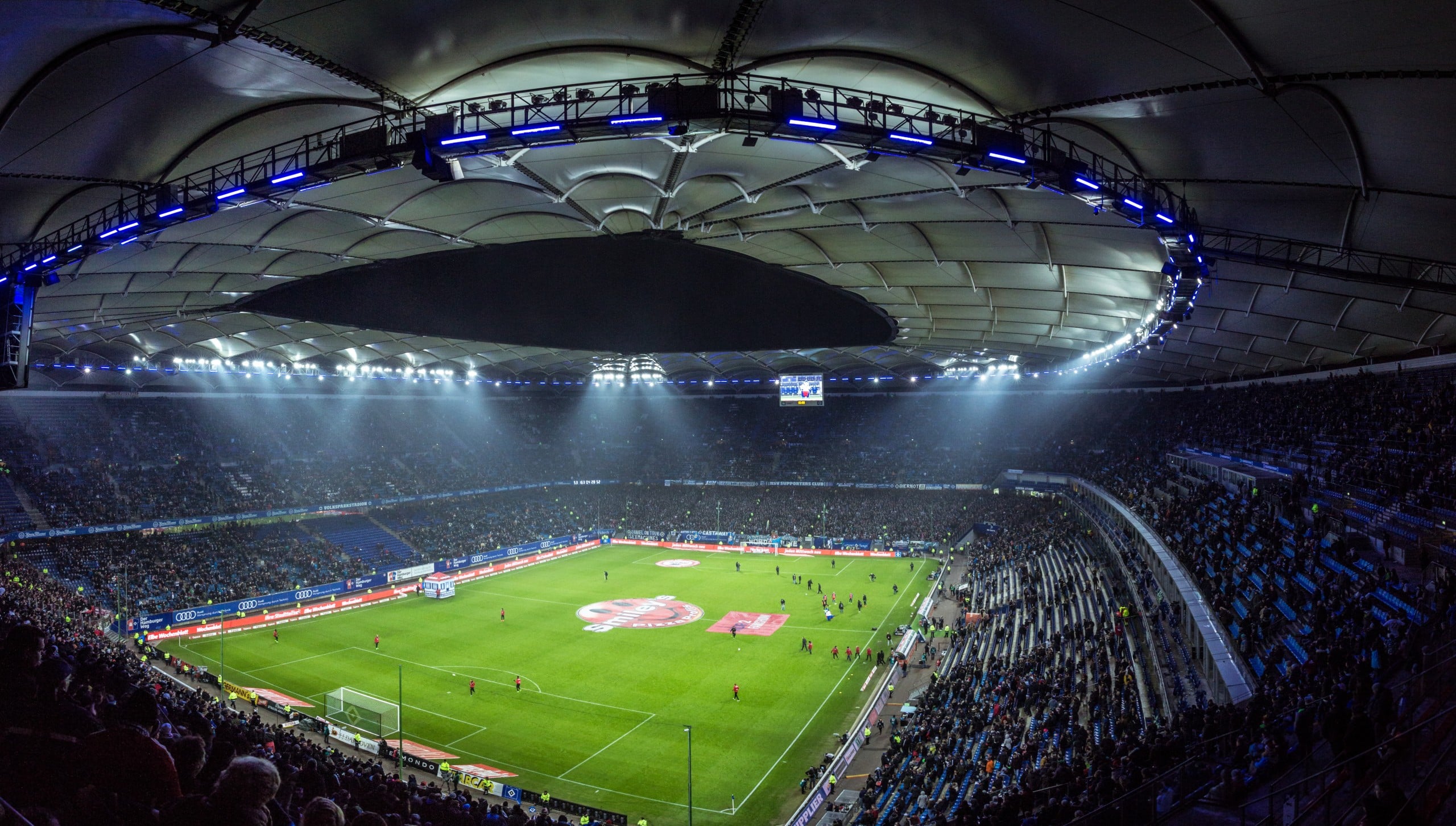 Durch den Umbau 1998 war das Volksparkstadion das erste deutsche Stadion, das WM-tauglich wurde. Foto: Mario Klassen via Unsplash