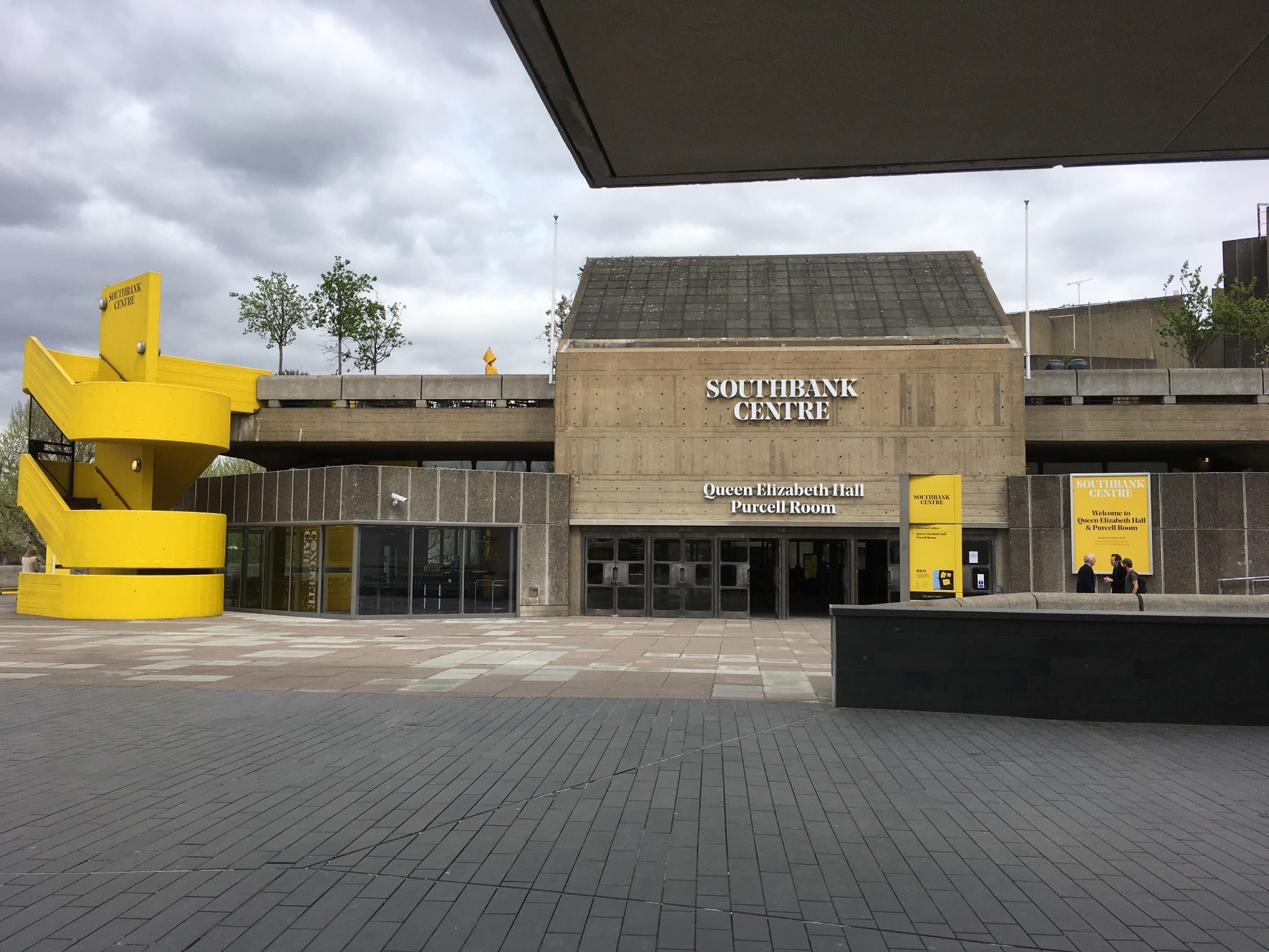 Das Londoner Southbank Centre aus den späten 1960er Jahren ist ein Beispiel für brutalistische Architektur. Quelle: Saval, CC BY-SA 4.0 , via Wikimedia Commons