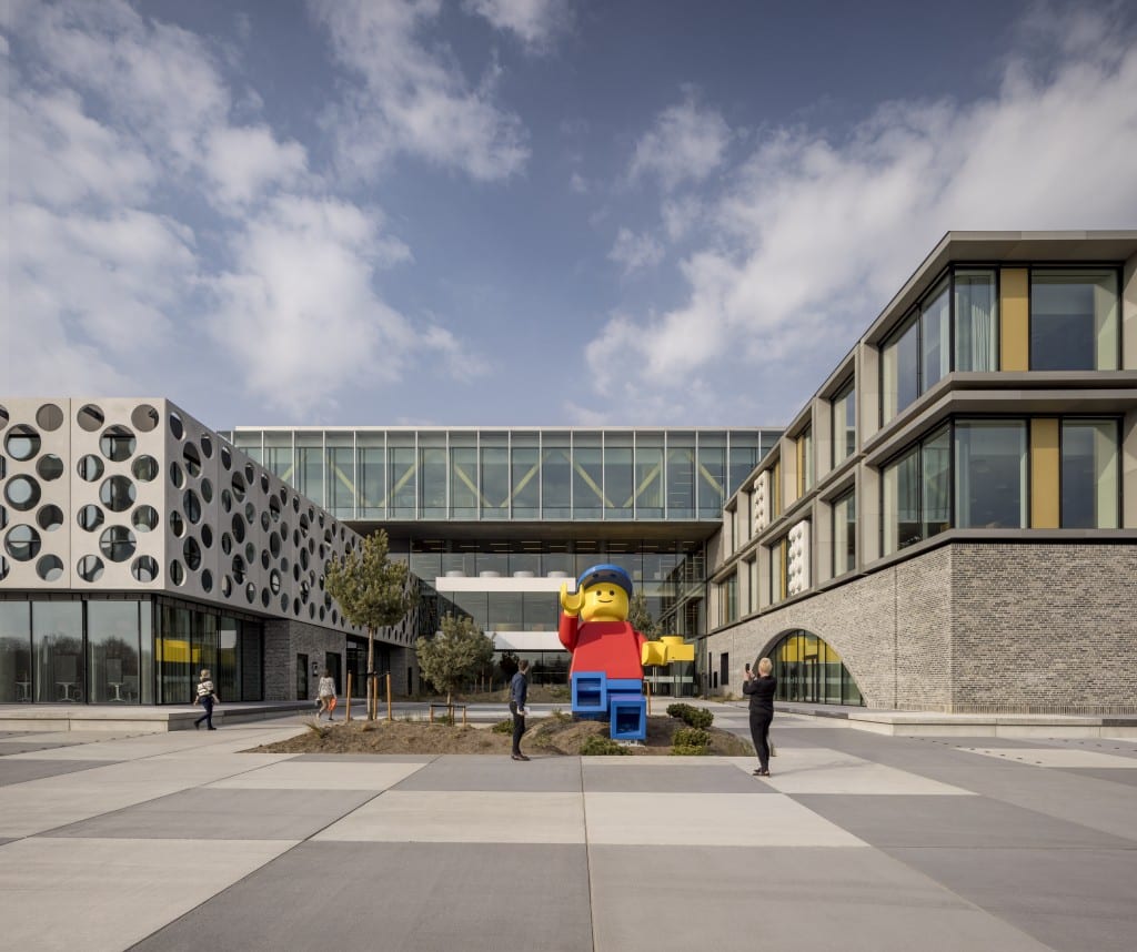 Der Lego Campus in Billund. Bildquelle: ©2022 The LEGO Group. All rights reserved. LEGO and the LEGO logo are trademarks and/or copyrights of the LEGO Group.