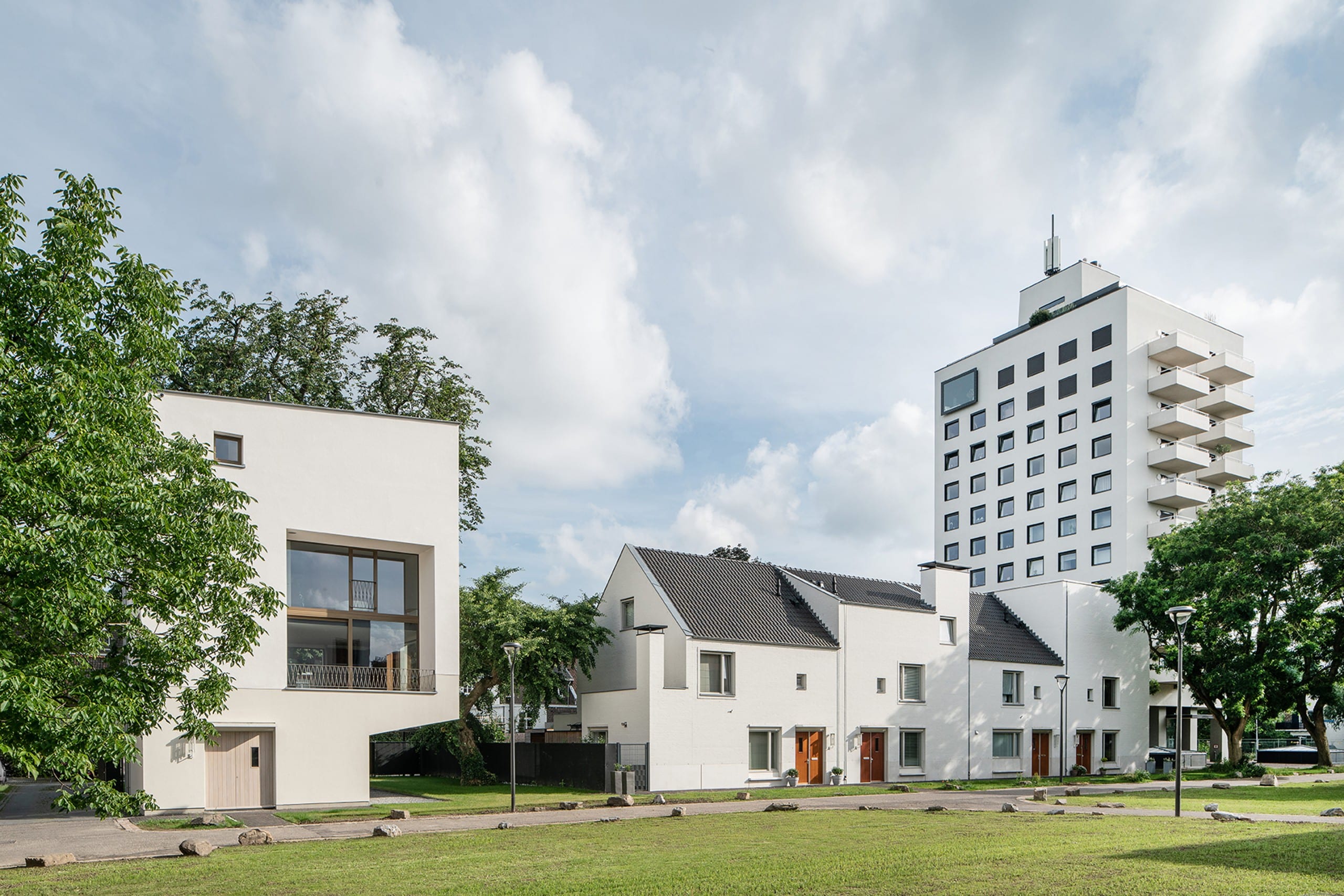 In Maastricht haben die Architekten Martens Willems & Humblé eine kleine Stadtvilla erschaffen, die sich von ihrer Umgebung abhebt. Foto: Philip Driessen
