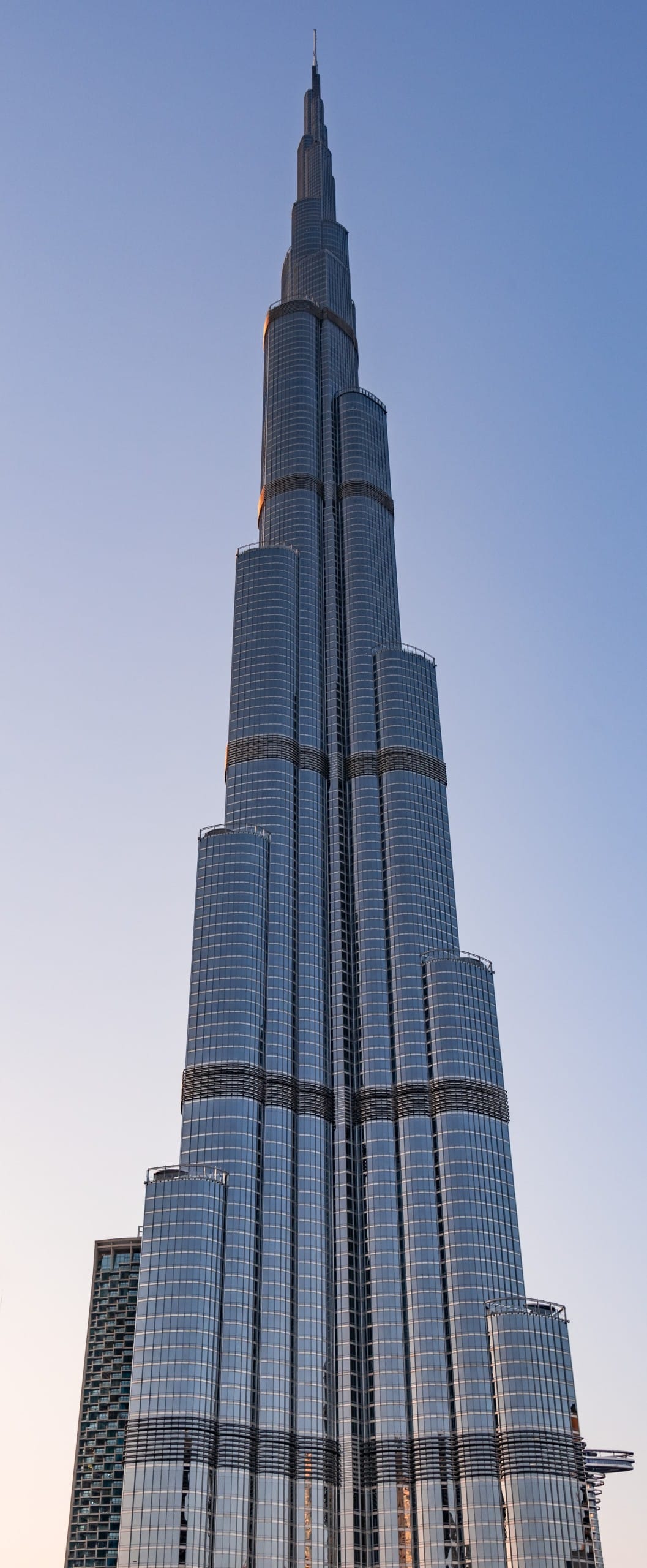 Das Burj Khalifa verschlankt sich zur Spitze hin. Bildquelle: Unsplash