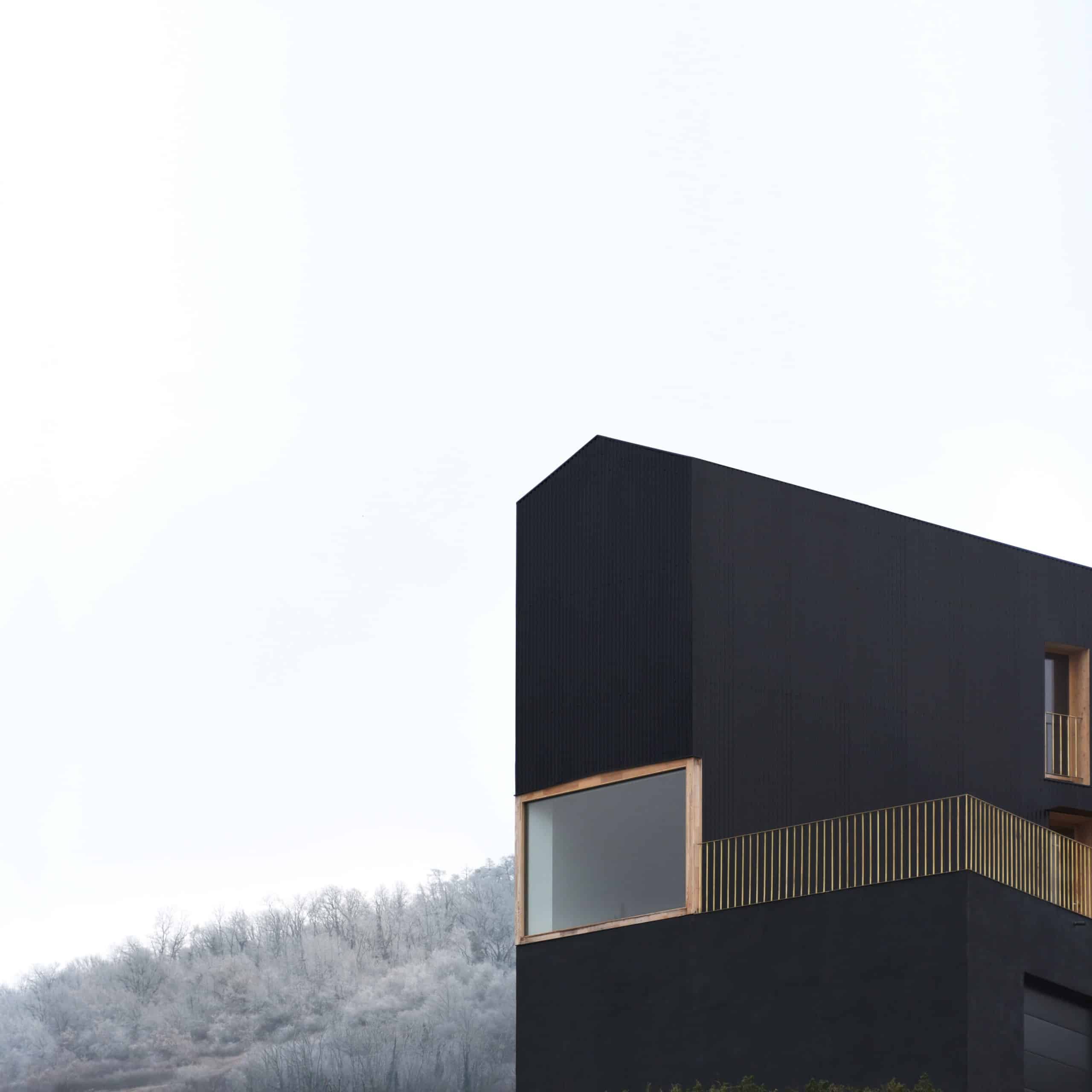 Récita Architecture entwarf mit raffinierter Einfachheit das Einfamilienhaus „Maison individuelle“ über dem französischen Dorf Dallet. Foto: © récita