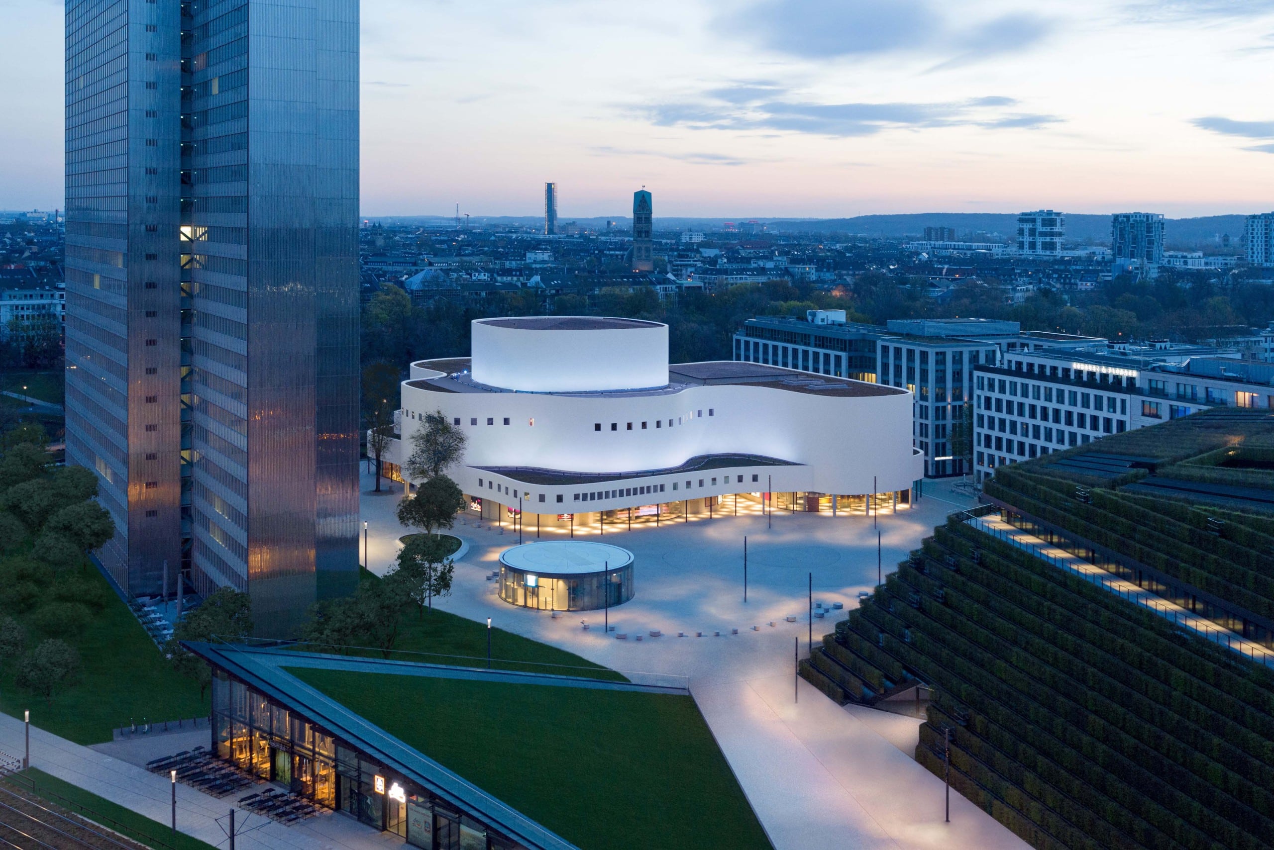 Schauspielhaus Düsseldorf von ingenhoven architects. Foto: © Hans-Georg Esch