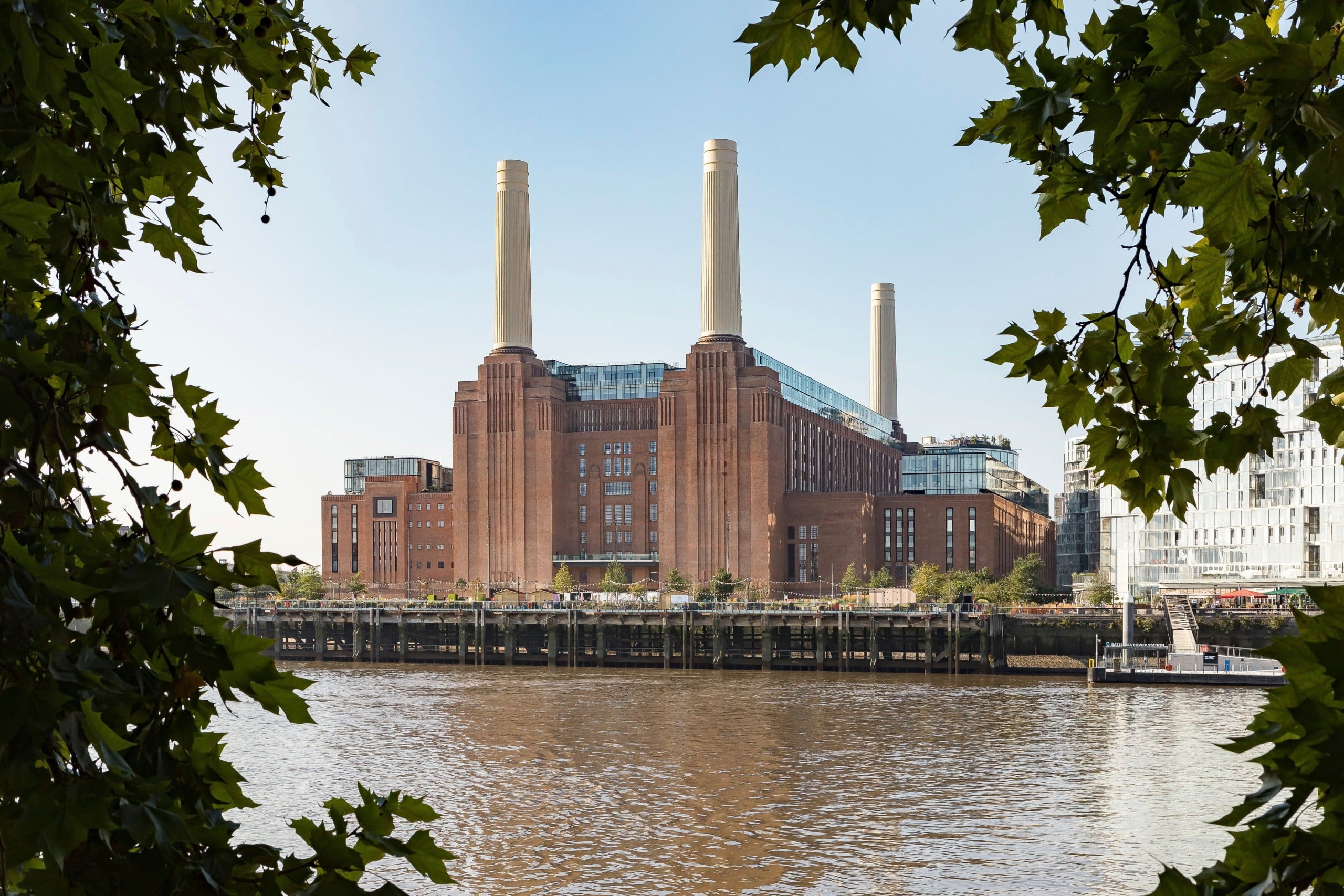 Die Battersea Power Station in London wird von einem traditionellen Kraftwerk in einen attraktiven öffentlichen Raum umgewandelt. Foto: Peter Landers