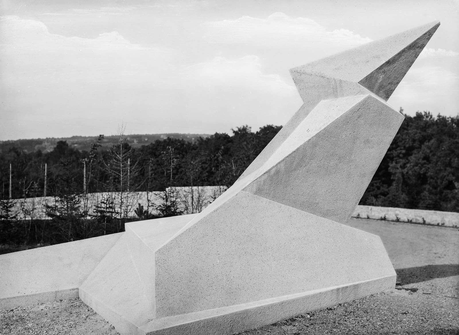 Expressionismus Walter Gropius, Denkmal für die Märzgefallenen, 1922, Weimar. Foto: Wikimedia.