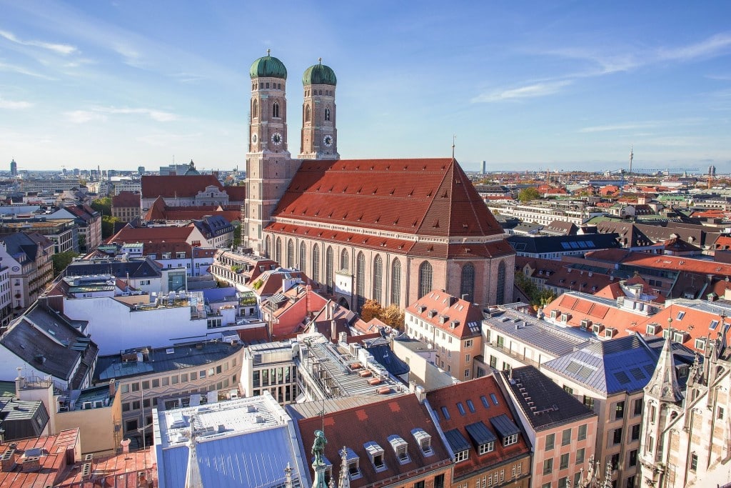 Die Frauenkirche ist eines der berühmtesten Wahrzeichen der Stadt. Alles zur Frauenkirche München und zu ihren Türmen lesen Sie hier. Foto: Michael Siebert on Pixabay