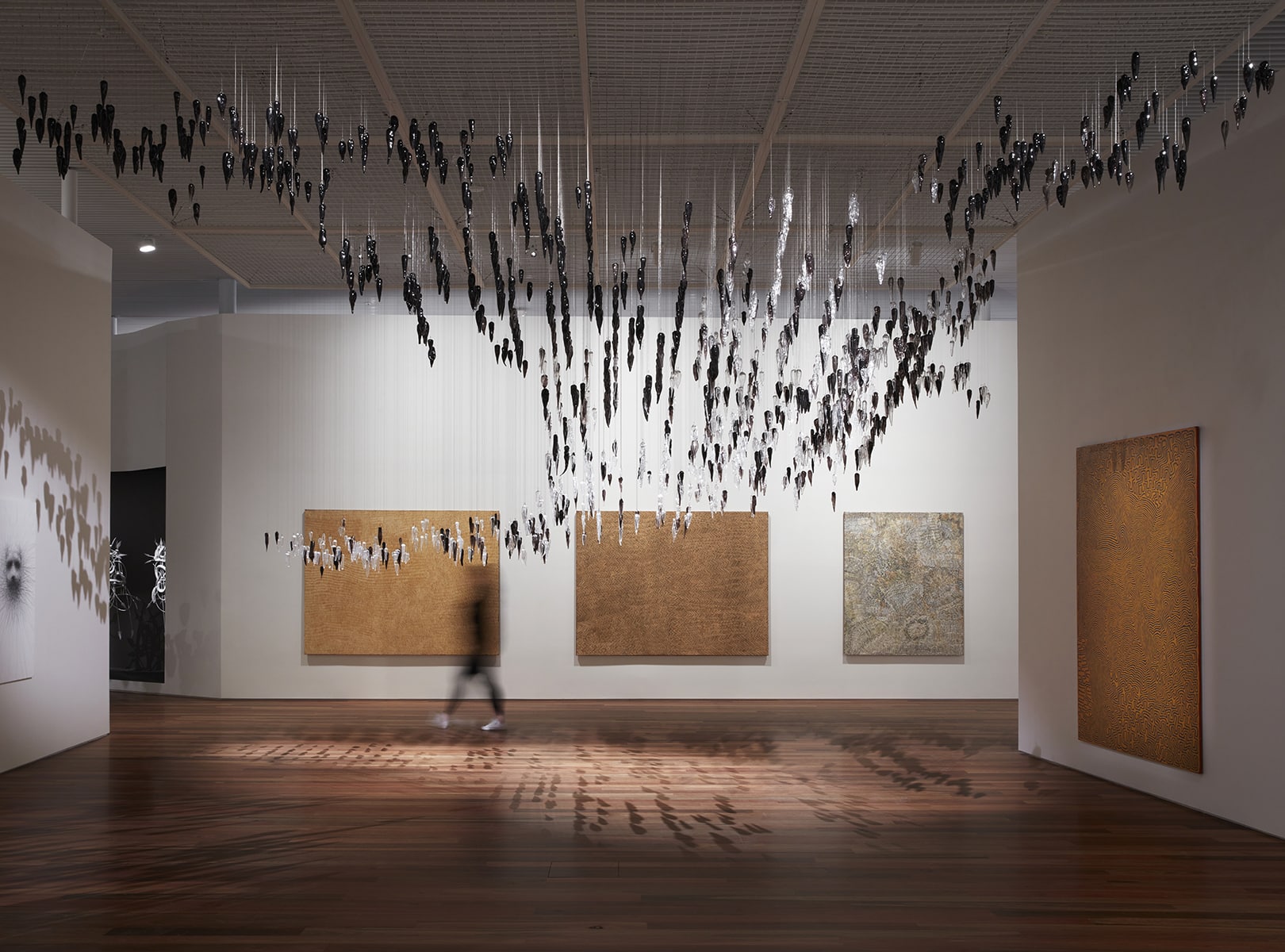 Blick auf die Installation der Yiribana Gallerie, Foto: © Art Gallery of New South Wales, Zan Wimberley