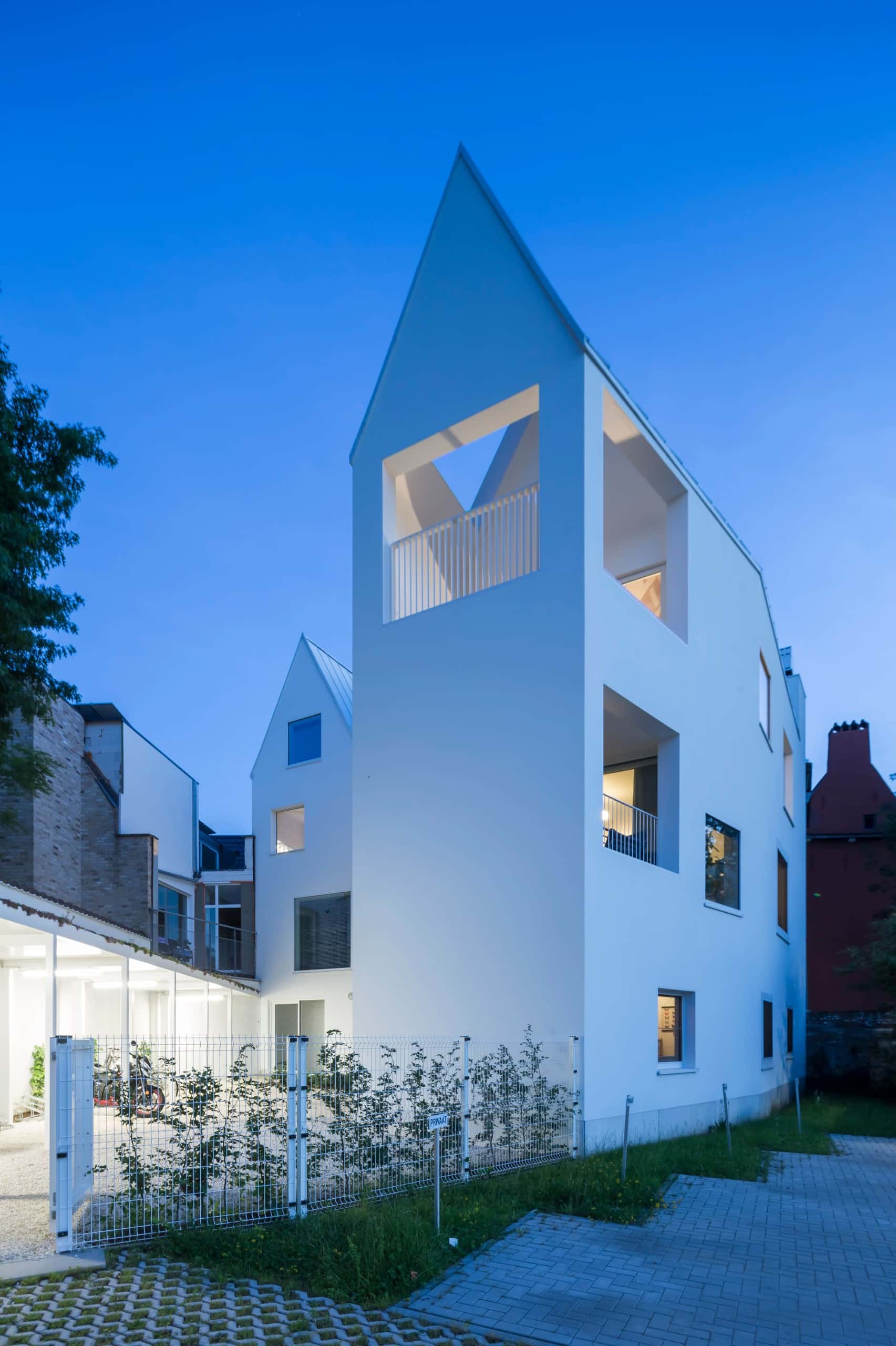 In Mechelen haben dmvA architecten das Wohnhaus „In de Stad“ errichtet. Foto: © Sergio Pirrone