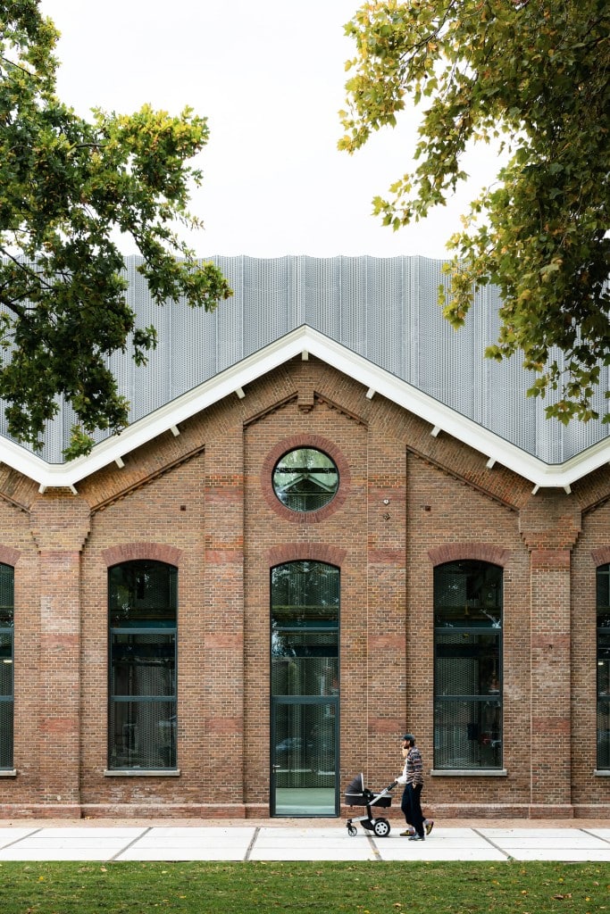 Ein ehemaliges Werkstattgebäude wurde von Studioninedots umfassend umgestaltet. Foto: Sebastian van Damme